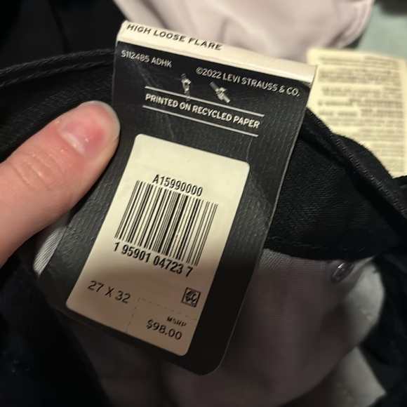 NWT Levi’s High Loose Flare Jeans - Picture 15 of 15